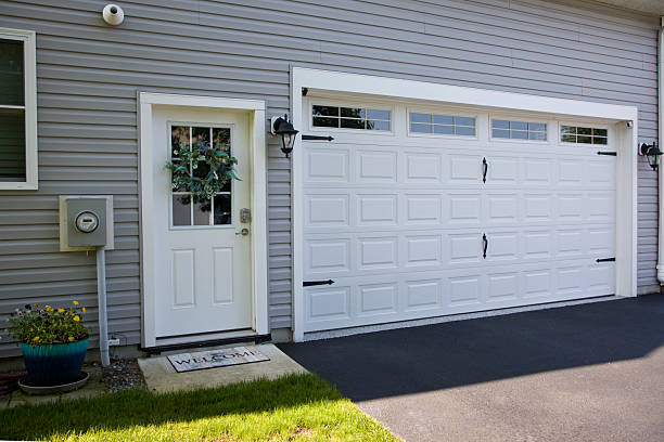 24/7 Emergency Garage Door Panel Replacement experts in Crane, MO
